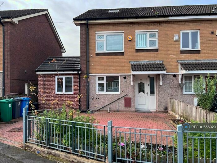 4 Bedroom End Of Terrace House To Rent In Eastfield Avenue, Manchester, M40