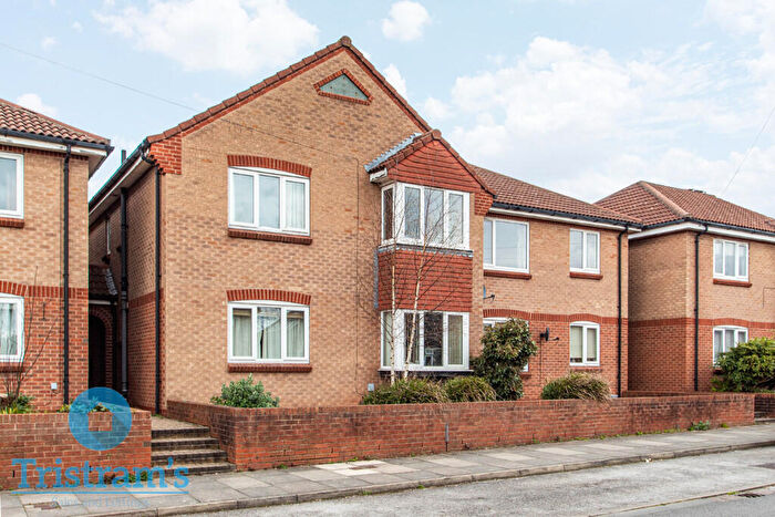 2 Bedroom Flat To Rent In Holyrood Court, Bramcote, NG9