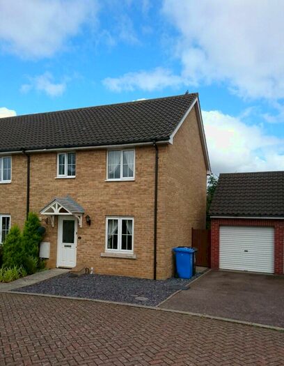 3 Bedroom Semi-Detached House To Rent In Fresher Mews, Norwich, NR5