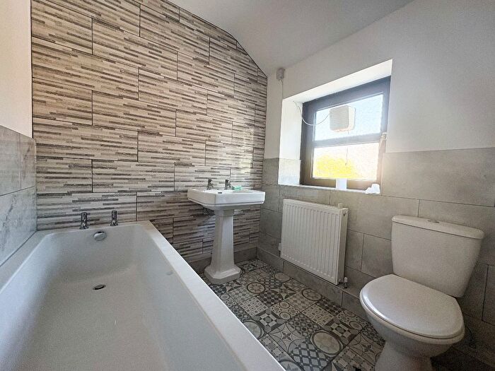 3 Bedroom Terraced House To Rent In Primitive Place, Beaufort, Ebbw Vale, NP23