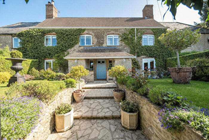 3 Bedroom Terraced House For Sale In Trenchard Road, Stanton Fitzwarren, Swindon, SN6