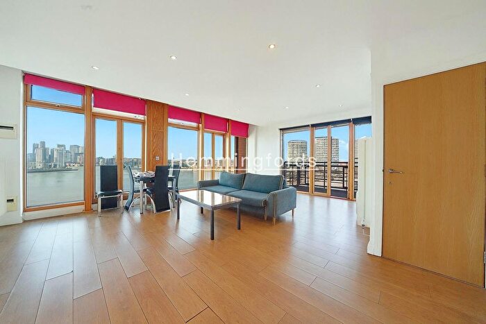 2 Bedroom Flat For Sale In Western Beach Apartments, Royal Docks, E16