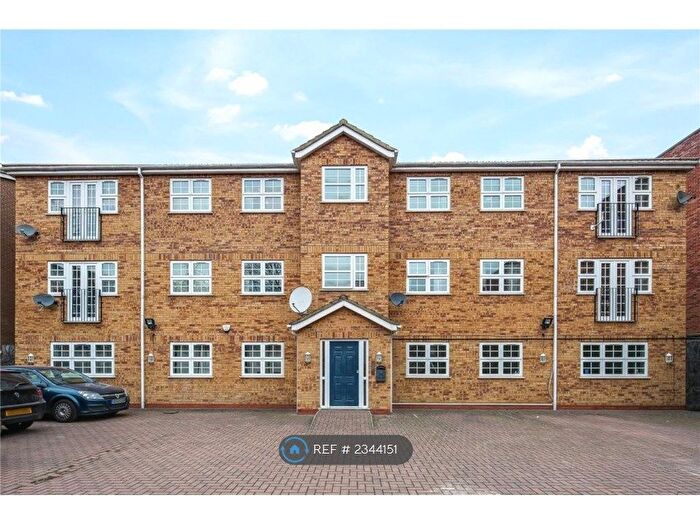 2 Bedroom Flat To Rent In Romford Road, London, E15