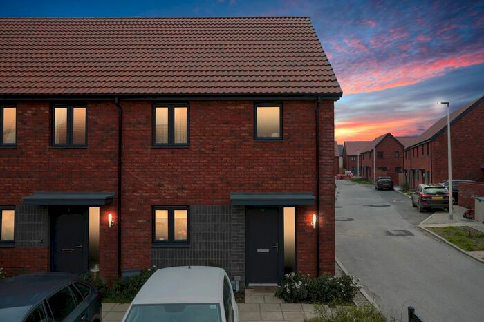 3 Bedroom End Of Terrace House To Rent In Kingfisher Rise, Cranbrook, EX5