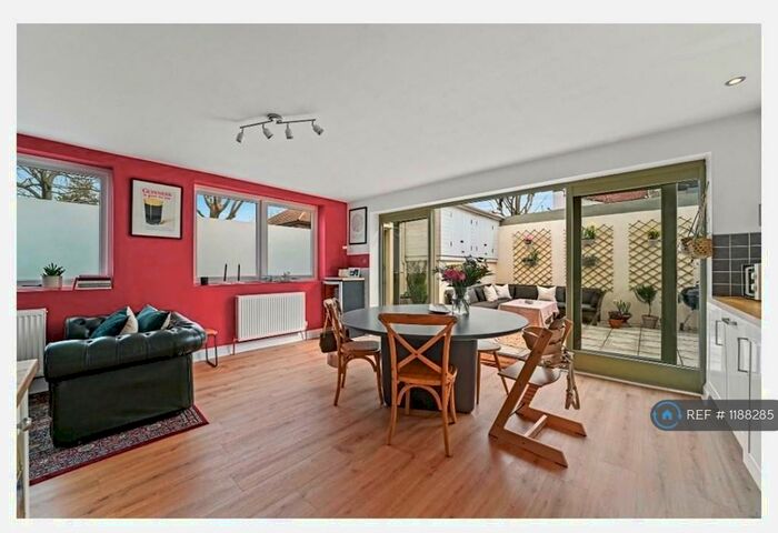 3 Bedroom Semi-Detached House To Rent In Chandos Road, London, E15