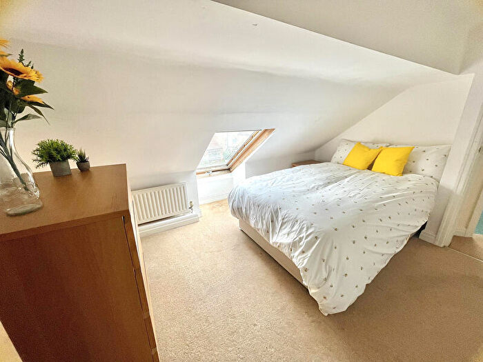 3 Bedroom Semi Detached House To Rent In St Annes Road, Headingley, Leeds, LS6