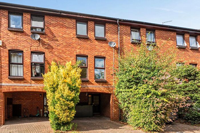 3 Bedroom Terraced House For Sale In Farriers Road, Epsom, KT17