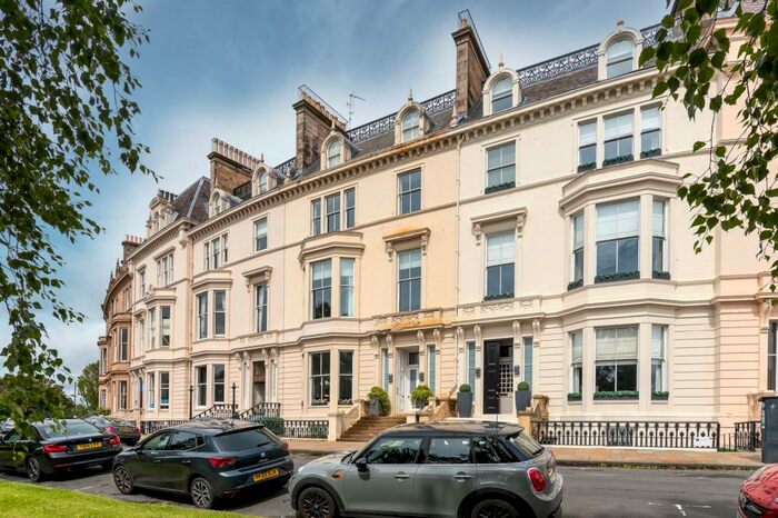 2 Bedroom Flat To Rent In Park Terrace, Flat /, Park District, Glasgow, G3