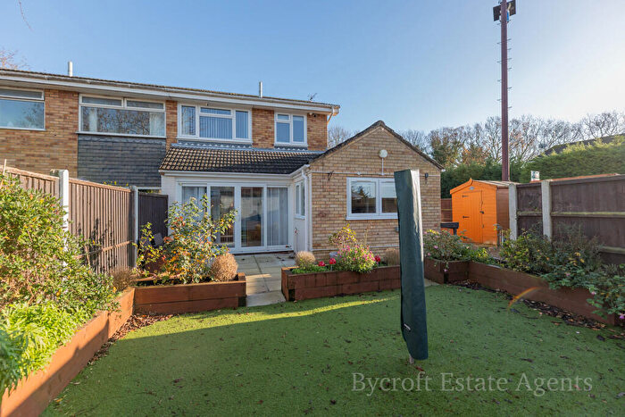 4 Bedroom Semi-Detached House For Sale In Heather Road, Belton, NR31