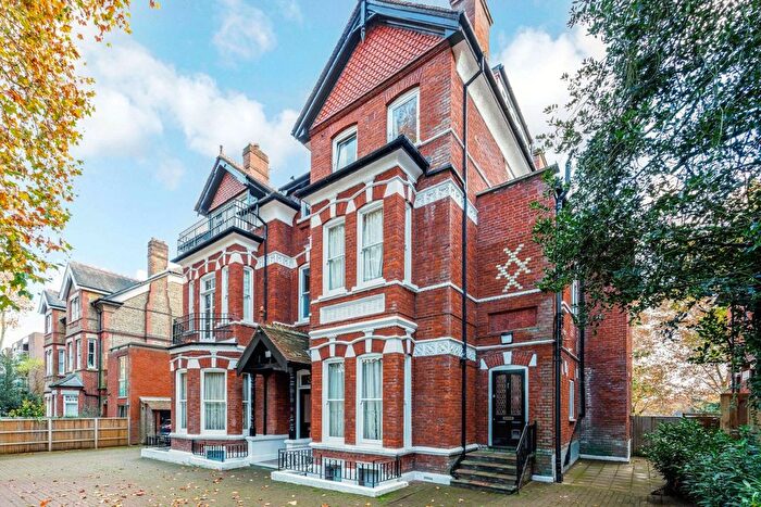 2 Bedroom Flat For Sale In Shepherds Hill, Highgate, London, N6