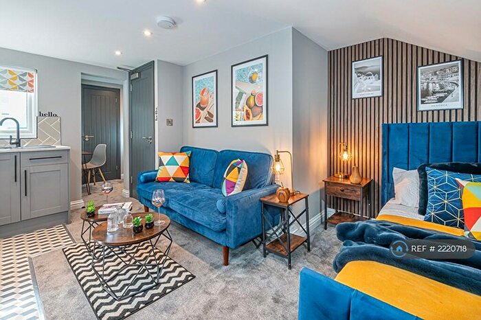 Studio To Rent In Swindon, Swindon, SN1