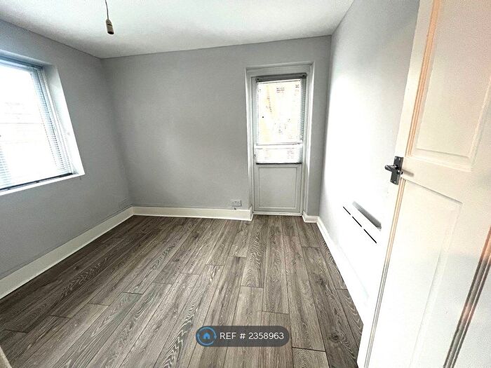 1 Bedroom Flat To Rent In Truro Road, London, N22