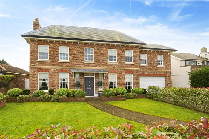 6 Bedroom Detached House For Sale In Oriel House, Kings Avenue, Sandwich Bay, Sandwich, CT13