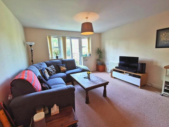 2 Bedroom Flat To Rent In Stanley Road, Whalley Range, Manchester, M16