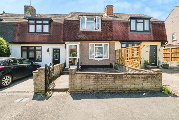 3 Bedroom Terraced House For Sale In Somerset Gardens, Hornchurch, Essex, RM11
