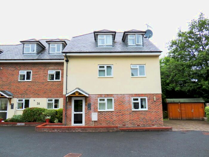 2 Bedroom Flat To Rent In Holland Road, Plymstock, Plymouth, PL9