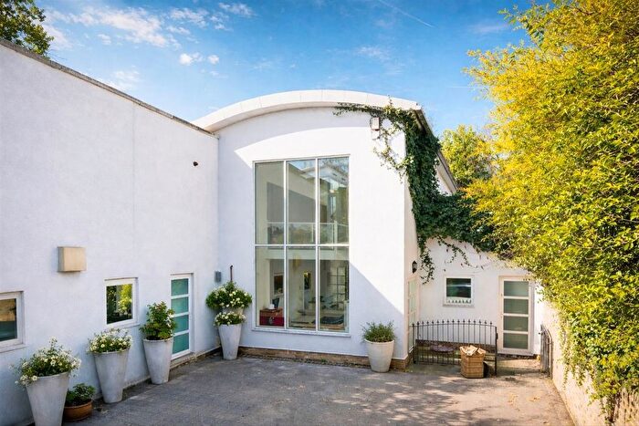 5 Bedroom Property For Sale In Trinity Crescent, Tooting, SW17