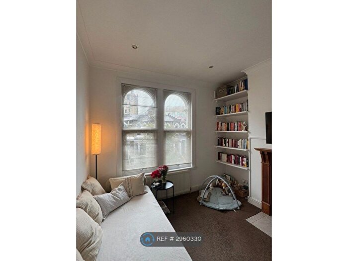 1 Bedroom Flat To Rent In Penpoll Road, London, E8