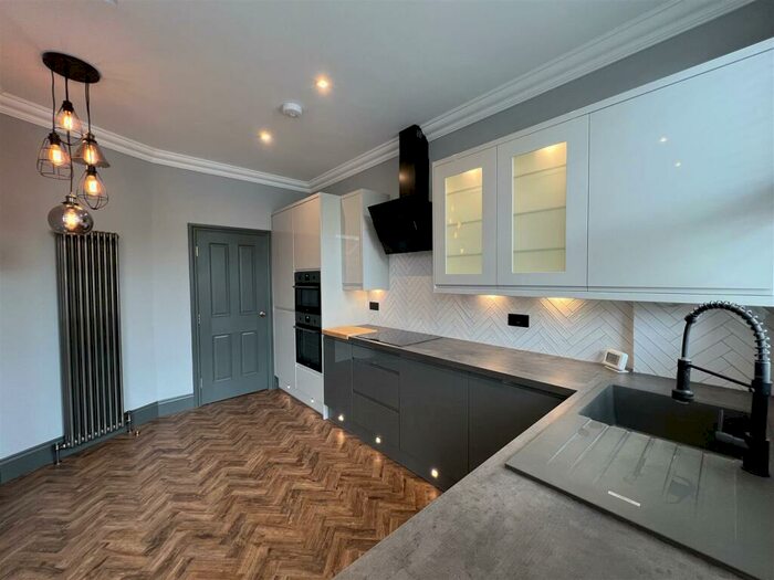 2 Bedroom Flat To Rent In Clyde Road, , West Didsbury, Manchester, M20