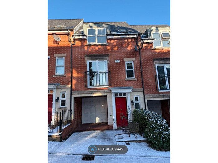 3 Bedroom Semi Detached House To Rent In St. Katherines Court, Derby, DE22