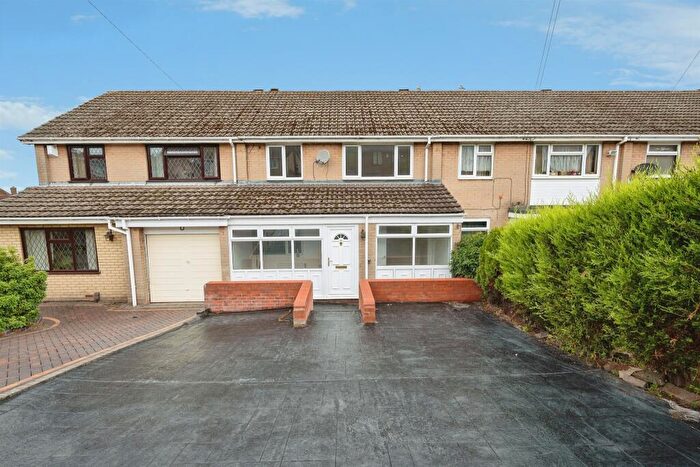 4 Bedroom Terraced House For Sale In Thornleigh, Dudley, DY3