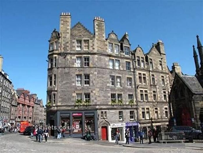 1 Bedroom Flat To Rent In Upper Bow, Edinburgh, EH1