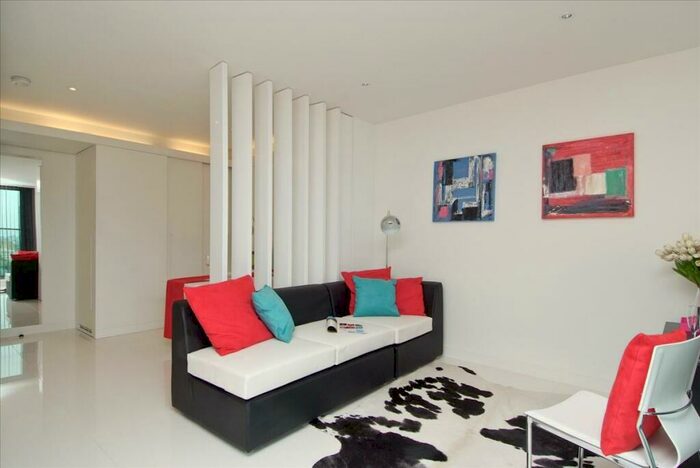 Studio To Rent In West Tower, Pan Peninsula Square, London, E14