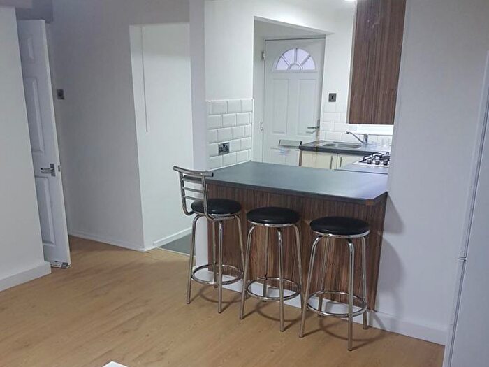 2 Bedroom Flat To Rent In Belle Vue Court, Leeds, LS3