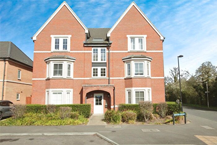 2 Bedroom Flat To Rent In Britten Avenue, Basildon, SS14