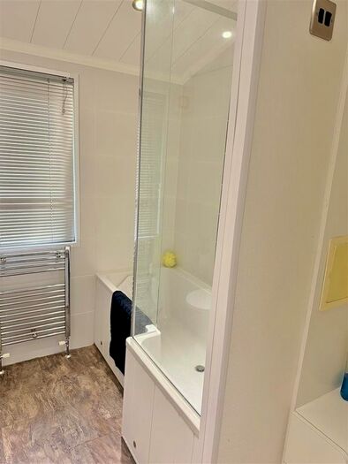 2 Bedroom Bungalow For Sale In The Lakes At Far Grange, Skipsea, Driffield, YO25