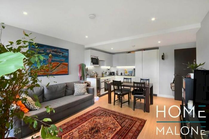 2 Bedroom Flat To Rent In City Wharf, Wharf Road, London, N1