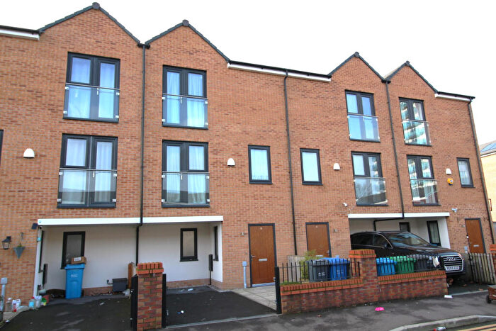 3 Bedroom Town House To Rent In Peace Road, Brunswick, Manchester, Lancashire, M13