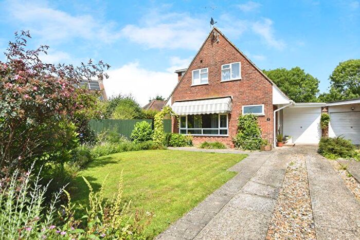 3 Bedroom Detached House For Sale In Saddlers Mead, Wilton ***Video Tour***, SP2