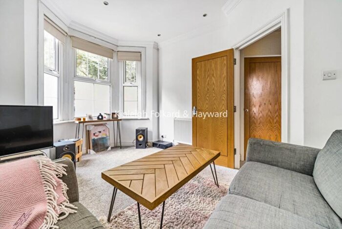 2 Bedroom Flat For Sale In John Ruskin Street, Camberwell, London, SE5