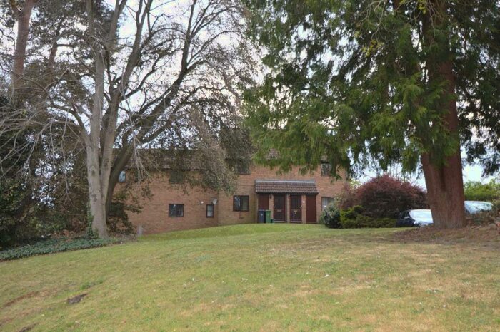 1 Bedroom Maisonette To Rent In Lightwater, GU18