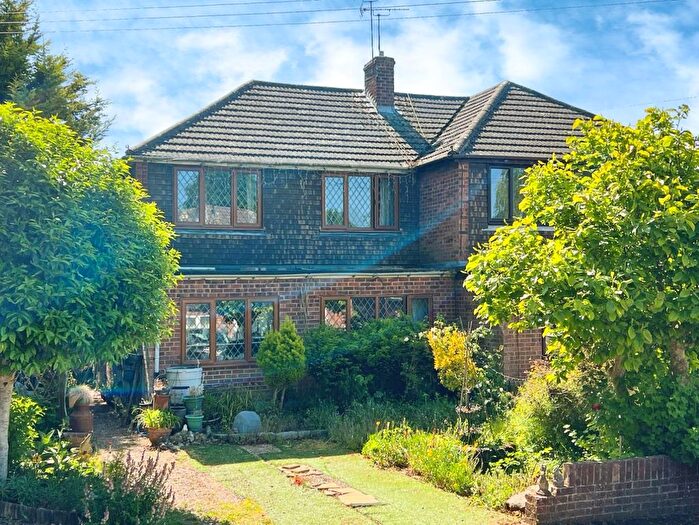 3 Bedroom Semi-Detached House For Sale In Haffenden Meadow, Charing, TN27