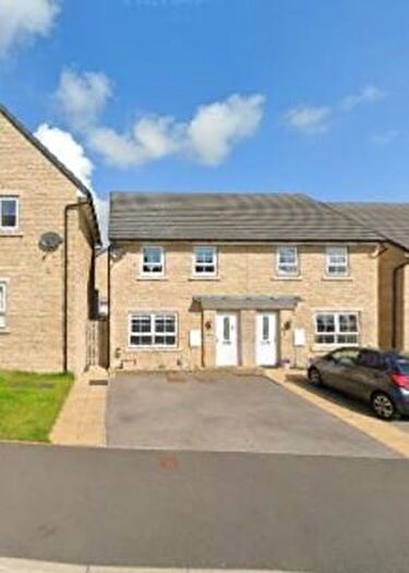 3 Bedroom Semi-Detached House For Sale In Rambling Walk, Clayton, Bradford, BD14
