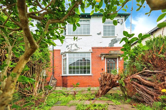 2 Bedroom Semi-detached House For Sale In Foliage Road, Stockport, Greater Manchester, SK5