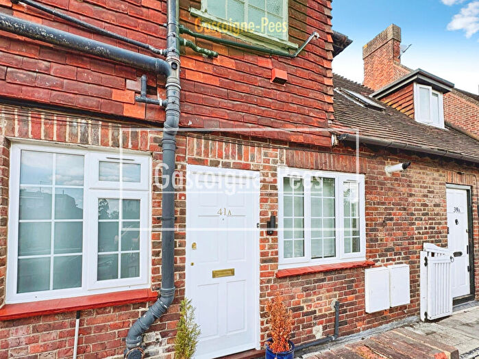 1 Bedroom Apartment To Rent In High Street, Esher, KT10
