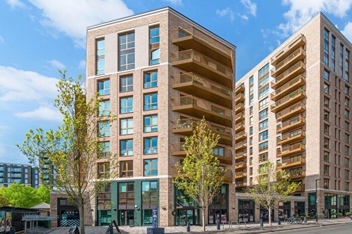 2 Bedroom Flat For Sale In Lily House, Kew Bridge, TW8