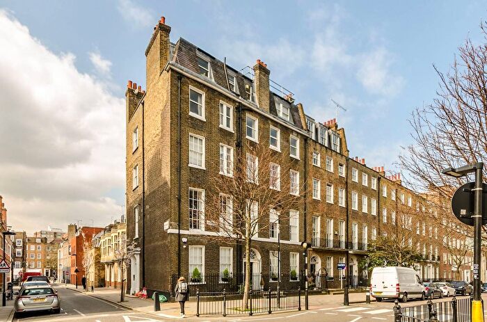 2 Bedroom Flat To Rent In John Street, Bloomsbury, London, WC1N