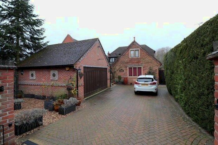 6 Bedroom Property To Rent In Oak Avenue, Billericay, CM11