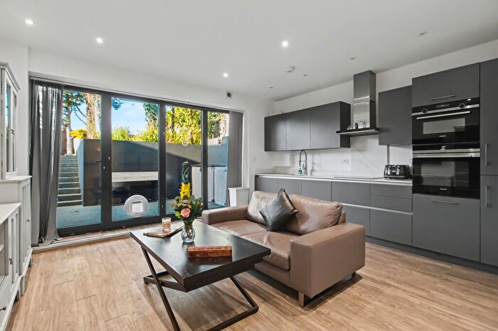 Apartment For Sale In Finchley Road, Golders Green, NW11