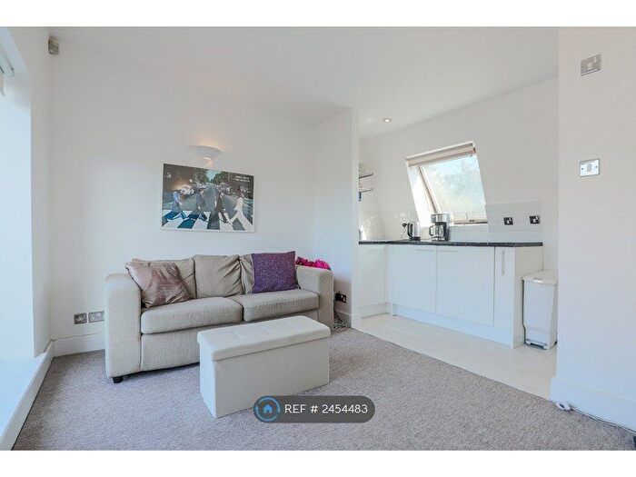 1 Bedroom Flat To Rent In Melville Place, London, N1