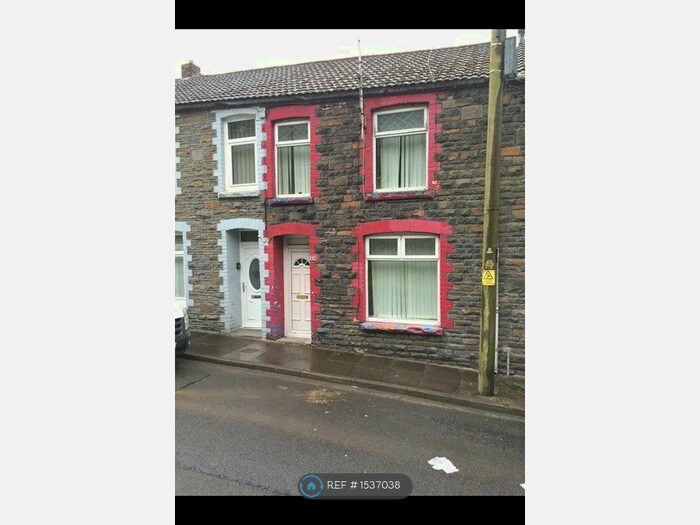 4 Bedroom Terraced House To Rent In Brynhfyd, Cwmaman, CF44