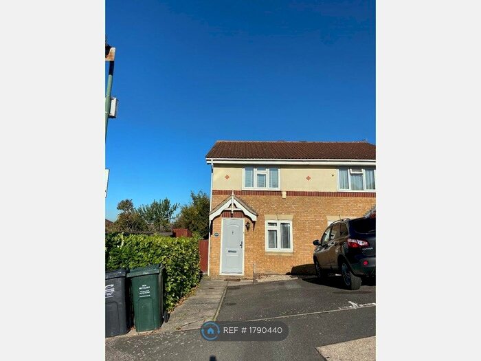 2 Bedroom Semi-Detached House To Rent In Bennett Way, Dartford, DA2