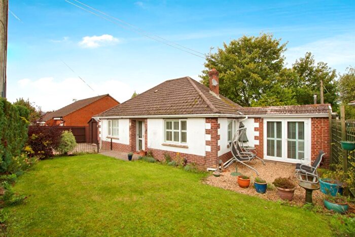 3 Bedroom Detached Bungalow For Sale In Marina Crescent, Durrington, Salisbury, SP4