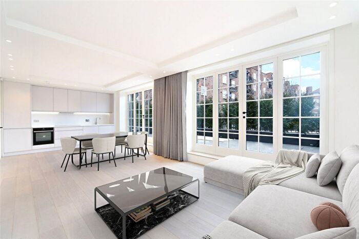 2 Bedroom Flat To Rent In Portobello Road, Notting Hill, W11