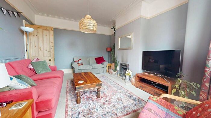4 Bedroom Detached House For Sale In Spa Road, Weymouth, DT3