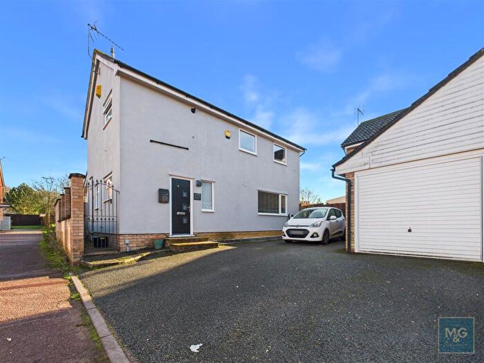 4 Bedroom Detached House For Sale In Raedwald Drive, Bury St Edmunds, IP32